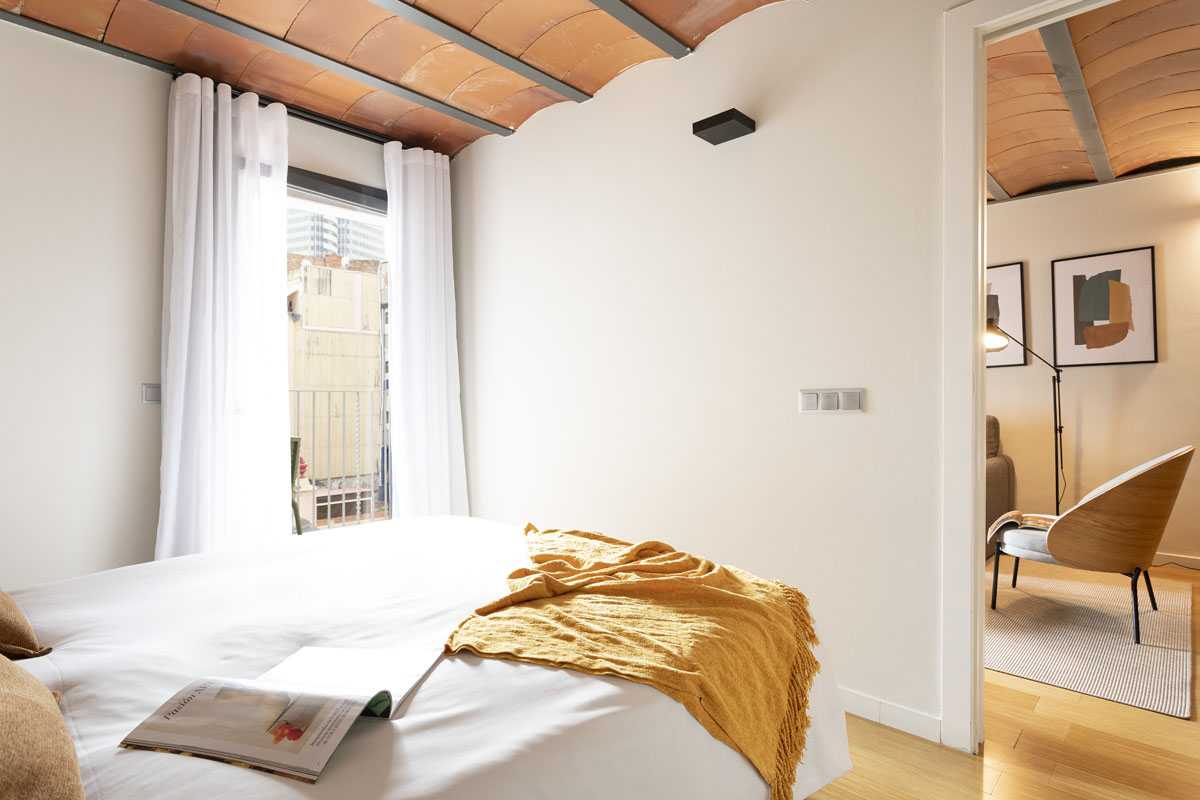 Las Ramblas Apartments - Stylish Balcony | Aspasios Barcelona - Scandinavian Design Apartments In Barcelona With Sea Views