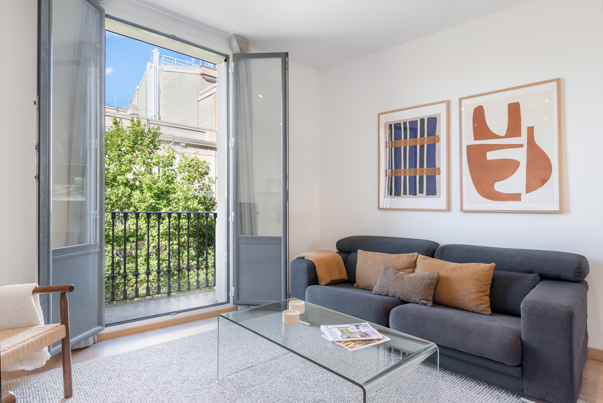 Elegant Balcony - The Corner Apartments by Aspasios, Barcelona